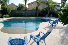 BlueHeaven Mid island home with Pool close to bay